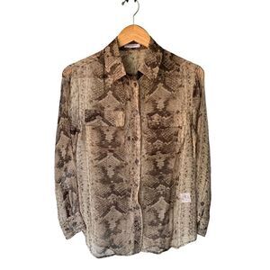 Equipment Femme 100% Silk Signature Slim Fit Button-Up Snake Print Shirt